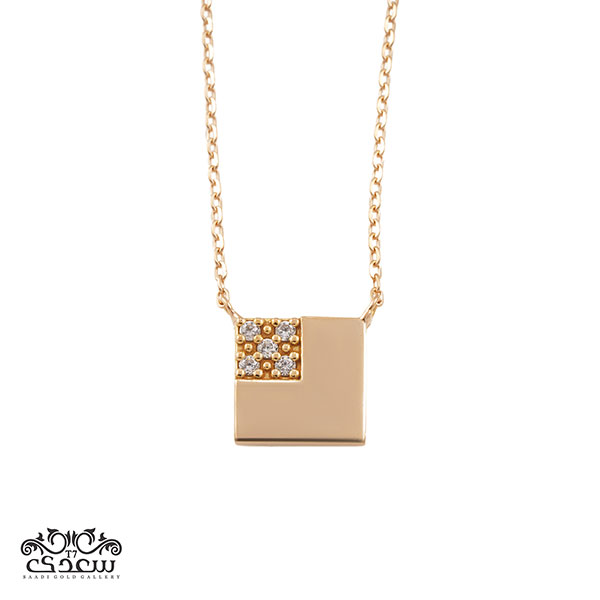 گردنبند نُوا مربع